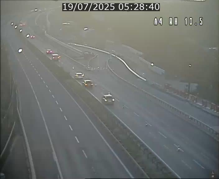 Traffic live webcam Luxembourg Pontpierre - A4 - BK 10.5 - direction Luxembourg