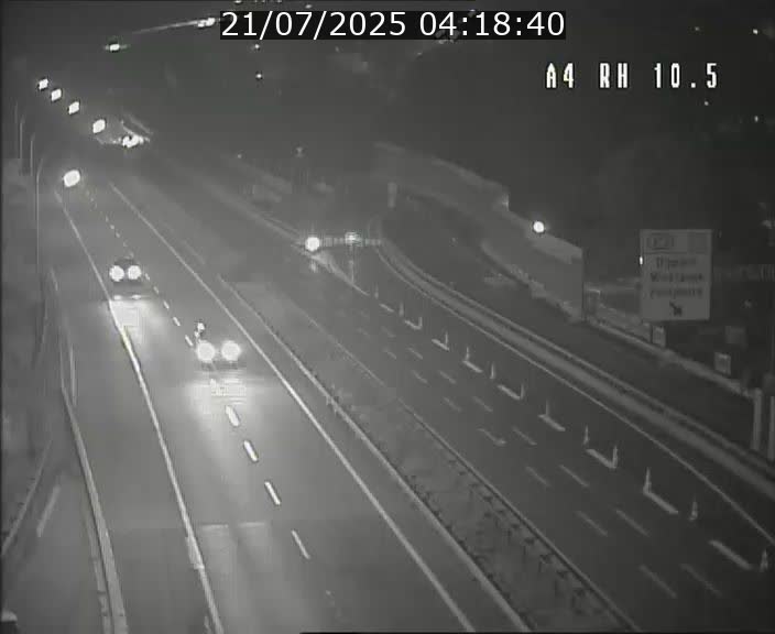Traffic live webcam Luxembourg Pontpierre - A4 - BK 10.5 - direction Luxembourg
