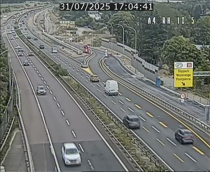 Traffic live webcam Luxembourg Pontpierre - A4 - BK 10.5 - direction Luxembourg