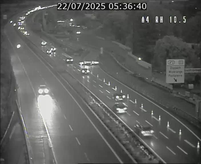 Traffic live webcam Luxembourg Pontpierre - A4 - BK 10.5 - direction Luxembourg