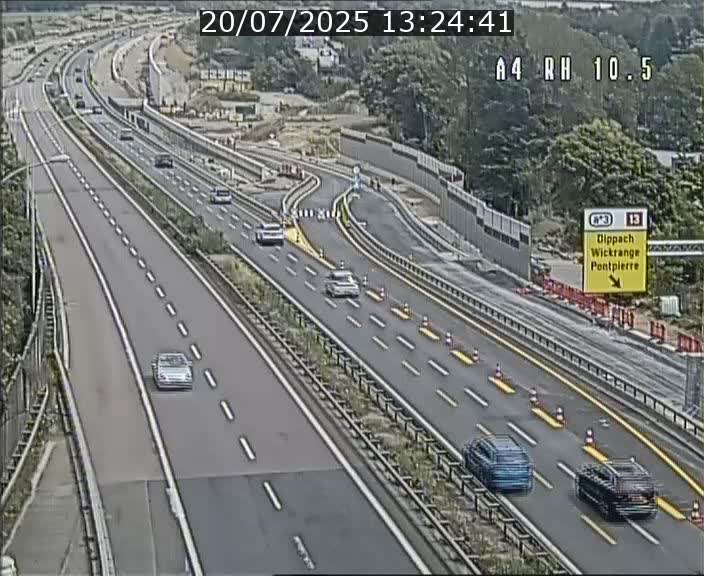 Traffic live webcam Luxembourg Pontpierre - A4 - BK 10.5 - direction Luxembourg