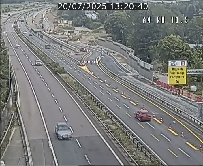 Traffic live webcam Luxembourg Pontpierre - A4 - BK 10.5 - direction Luxembourg