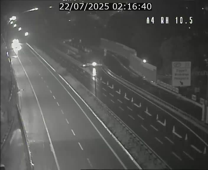 Traffic live webcam Luxembourg Pontpierre - A4 - BK 10.5 - direction Luxembourg