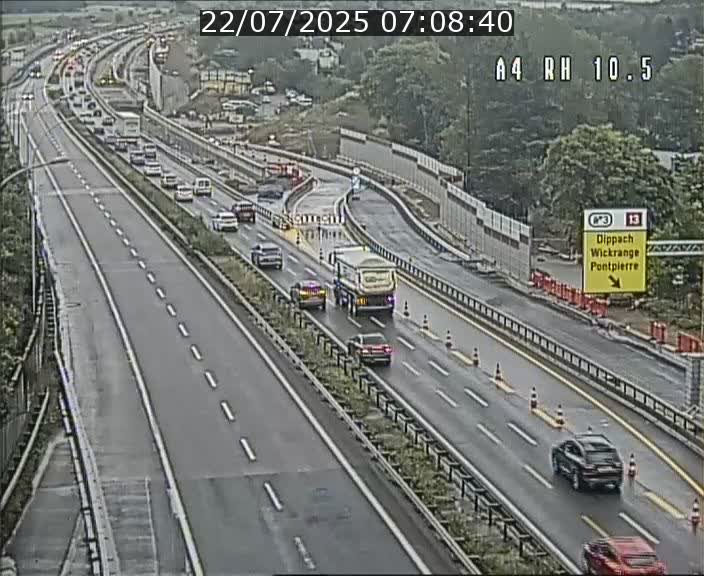 Traffic live webcam Luxembourg Pontpierre - A4 - BK 10.5 - direction Luxembourg