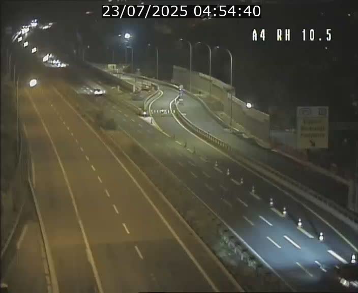 Traffic live webcam Luxembourg Pontpierre - A4 - BK 10.5 - direction Luxembourg