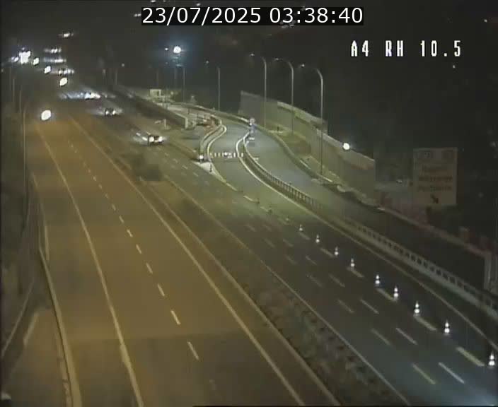 Traffic live webcam Luxembourg Pontpierre - A4 - BK 10.5 - direction Luxembourg