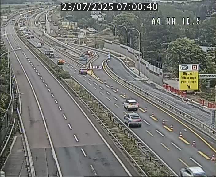 Traffic live webcam Luxembourg Pontpierre - A4 - BK 10.5 - direction Luxembourg