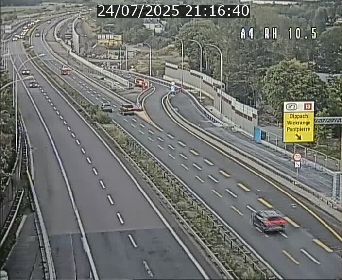Traffic live webcam Luxembourg Pontpierre - A4 - BK 10.5 - direction Luxembourg