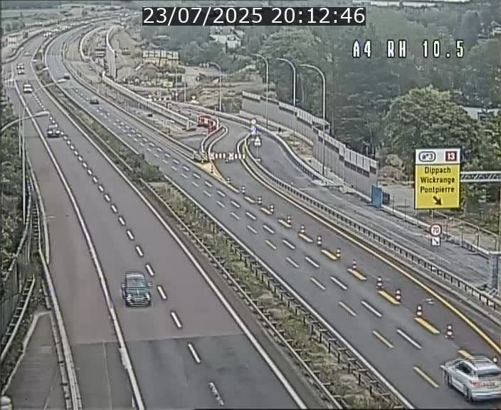 Traffic live webcam Luxembourg Pontpierre - A4 - BK 10.5 - direction Luxembourg