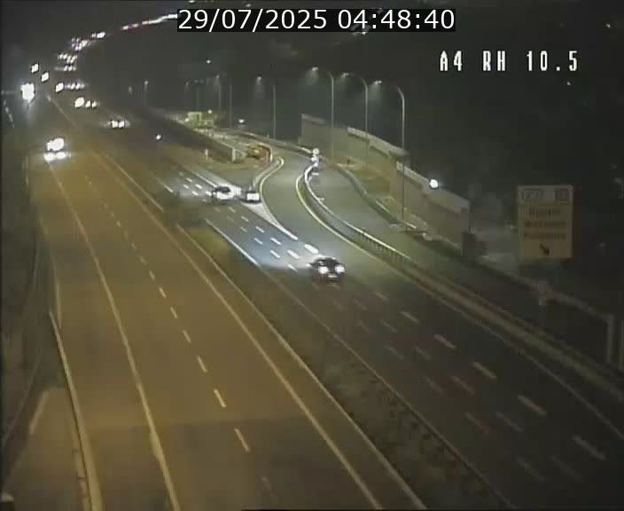 Traffic live webcam Luxembourg Pontpierre - A4 - BK 10.5 - direction Luxembourg