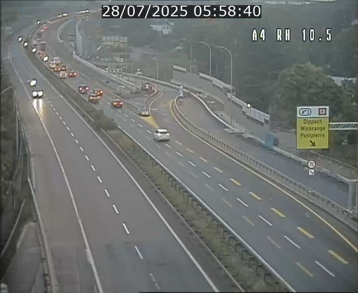 Traffic live webcam Luxembourg Pontpierre - A4 - BK 10.5 - direction Luxembourg