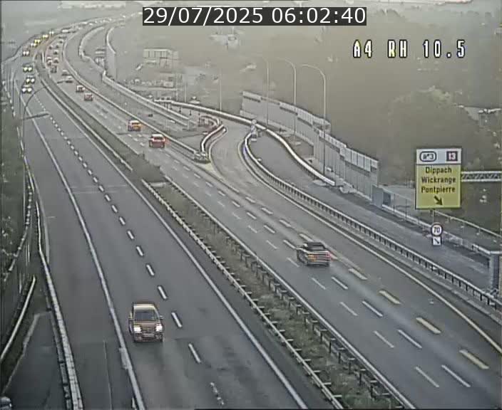 Traffic live webcam Luxembourg Pontpierre - A4 - BK 10.5 - direction Luxembourg