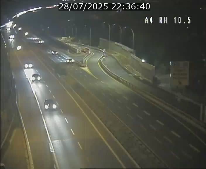 Traffic live webcam Luxembourg Pontpierre - A4 - BK 10.5 - direction Luxembourg