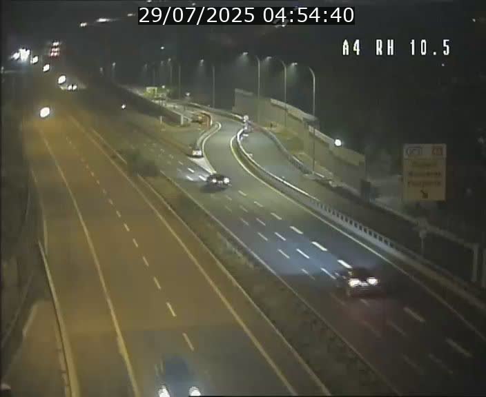 Traffic live webcam Luxembourg Pontpierre - A4 - BK 10.5 - direction Luxembourg