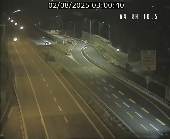 Traffic live webcam Luxembourg Pontpierre - A4 - BK 10.5 - direction Luxembourg