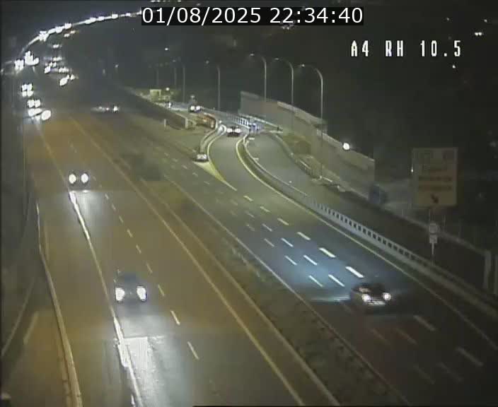 Traffic live webcam Luxembourg Pontpierre - A4 - BK 10.5 - direction Luxembourg
