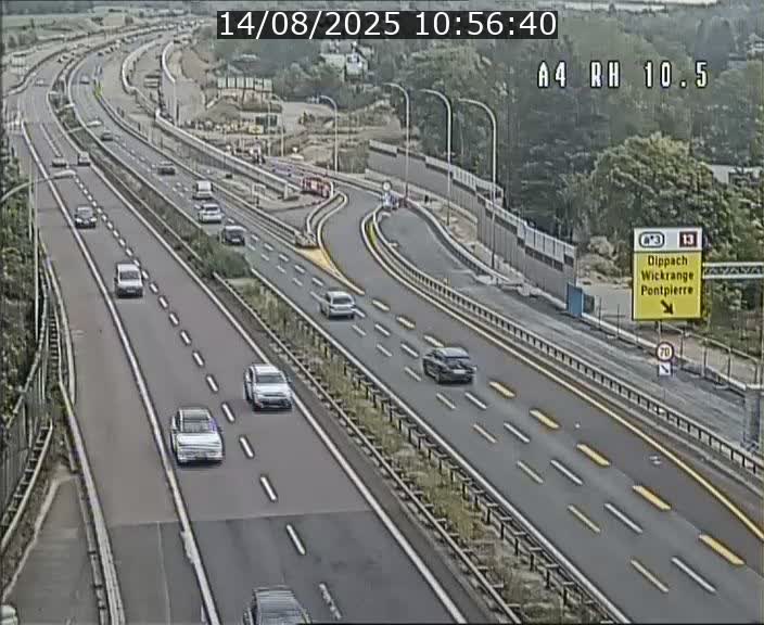 Traffic live webcam Luxembourg Pontpierre - A4 - BK 10.5 - direction Luxembourg
