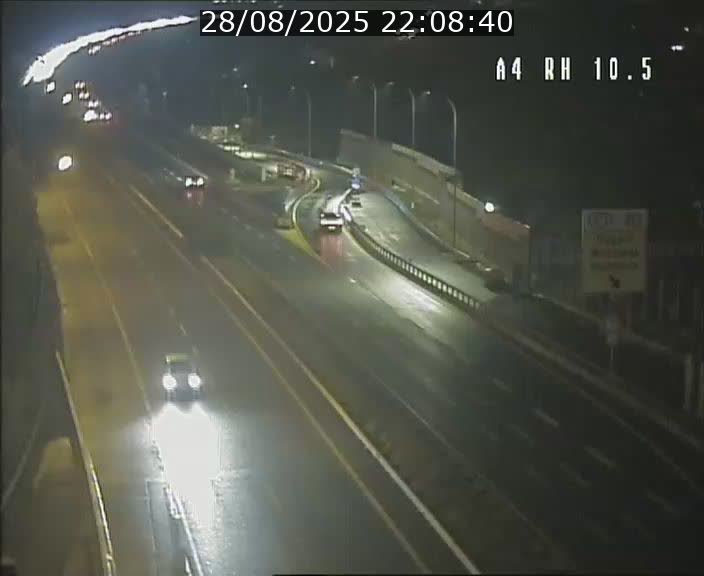 Traffic live webcam Luxembourg Pontpierre - A4 - BK 10.5 - direction Luxembourg