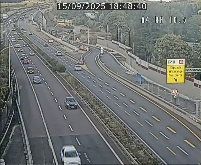 Traffic live webcam Luxembourg Pontpierre - A4 - BK 10.5 - direction Luxembourg