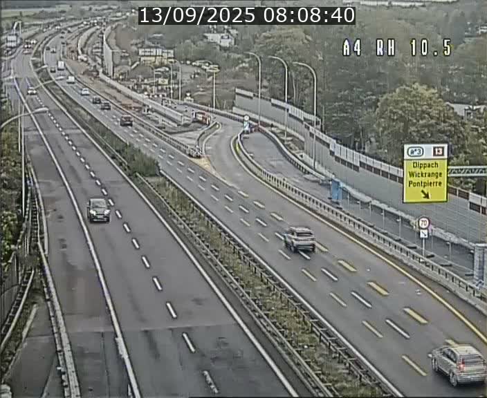 Traffic live webcam Luxembourg Pontpierre - A4 - BK 10.5 - direction Luxembourg