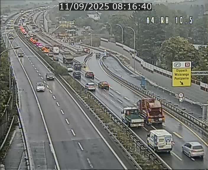 Traffic live webcam Luxembourg Pontpierre - A4 - BK 10.5 - direction Luxembourg