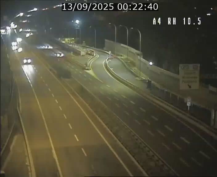 Traffic live webcam Luxembourg Pontpierre - A4 - BK 10.5 - direction Luxembourg