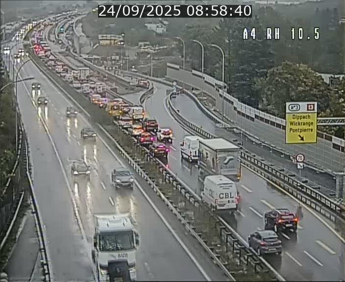 Traffic live webcam Luxembourg Pontpierre - A4 - BK 10.5 - direction Luxembourg