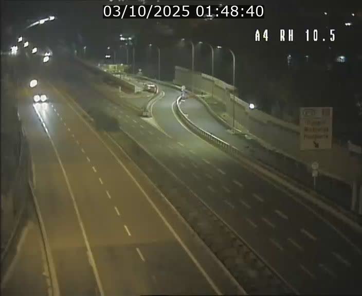Traffic live webcam Luxembourg Pontpierre - A4 - BK 10.5 - direction Luxembourg