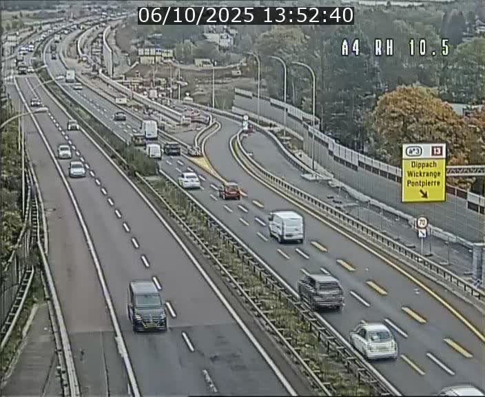 Traffic live webcam Luxembourg Pontpierre - A4 - BK 10.5 - direction Luxembourg