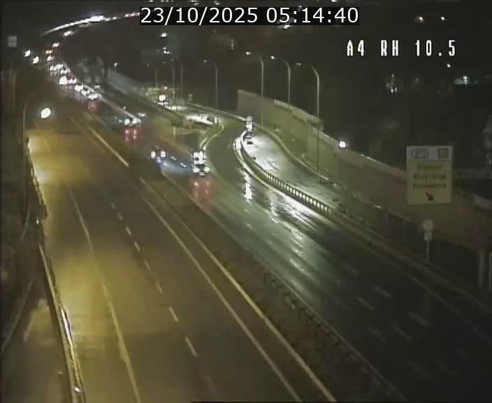 Traffic live webcam Luxembourg Pontpierre - A4 - BK 10.5 - direction Luxembourg