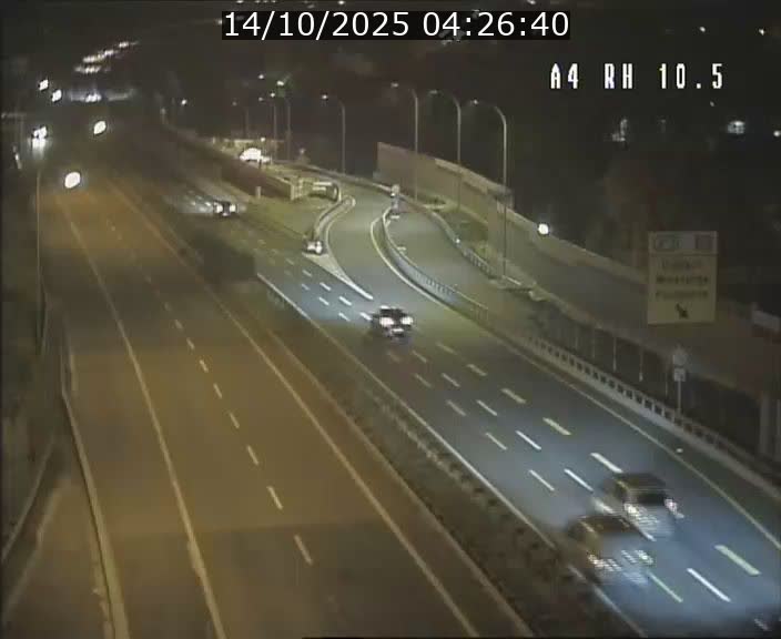 Traffic live webcam Luxembourg Pontpierre - A4 - BK 10.5 - direction Luxembourg