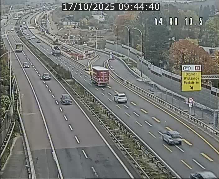 Traffic live webcam Luxembourg Pontpierre - A4 - BK 10.5 - direction Luxembourg