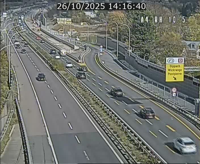 Traffic live webcam Luxembourg Pontpierre - A4 - BK 10.5 - direction Luxembourg