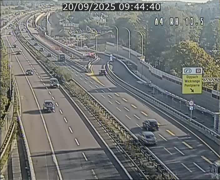 Traffic live webcam Luxembourg Pontpierre - A4 - BK 10.5 - direction Luxembourg