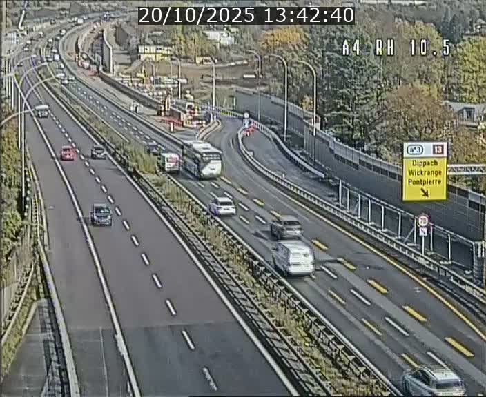<h2>Traffic live webcam Luxembourg Pontpierre - A4 - BK 10.5 - direction Luxembourg</h2>