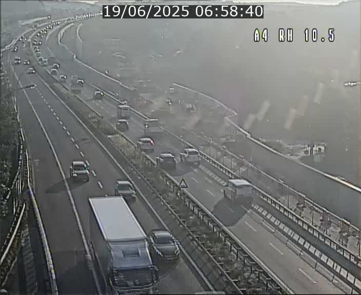 Traffic live webcam Luxembourg Pontpierre - A4 - BK 10.5 - direction Luxembourg