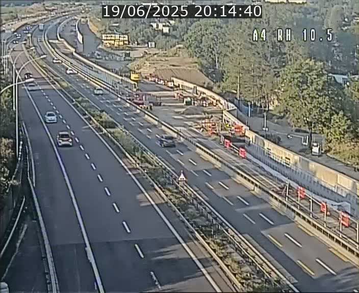 Traffic live webcam Luxembourg Pontpierre - A4 - BK 10.5 - direction Luxembourg