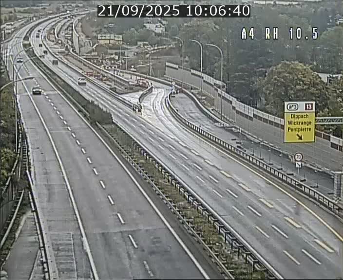 <h2>Traffic live webcam Luxembourg Pontpierre - A4 - BK 10.5 - direction Luxembourg</h2>