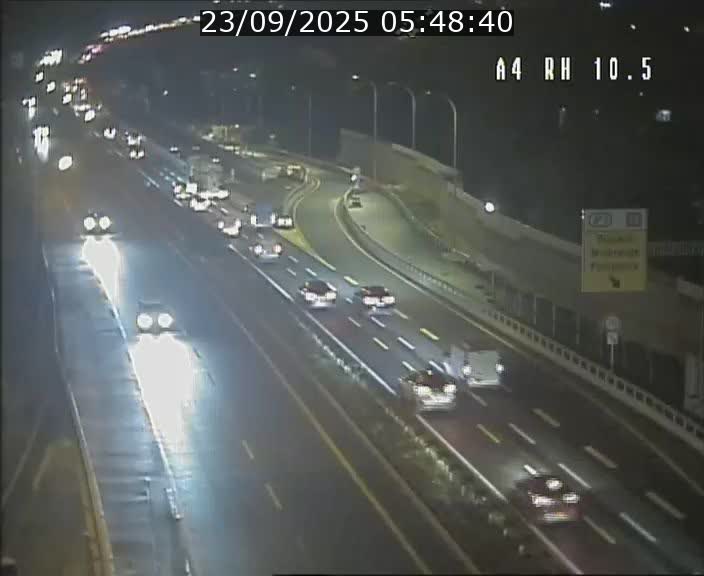 <h2>Traffic live webcam Luxembourg Pontpierre - A4 - BK 10.5 - direction Luxembourg</h2>
