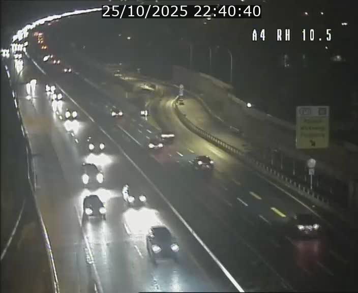 <h2>Traffic live webcam Luxembourg Pontpierre - A4 - BK 10.5 - direction Luxembourg</h2>