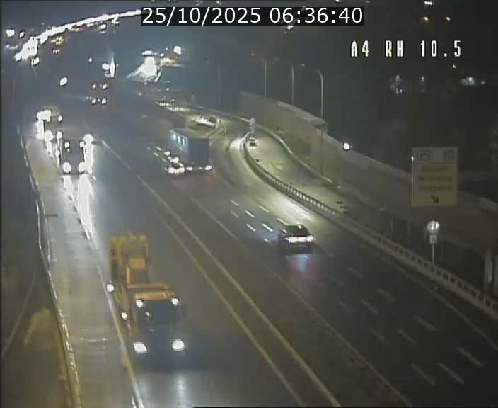 <h2>Traffic live webcam Luxembourg Pontpierre - A4 - BK 10.5 - direction Luxembourg</h2>
