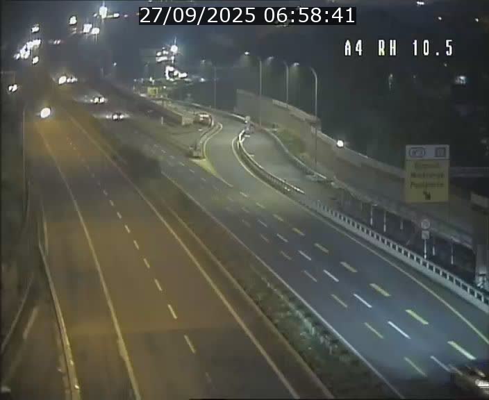<h2>Traffic live webcam Luxembourg Pontpierre - A4 - BK 10.5 - direction Luxembourg</h2>