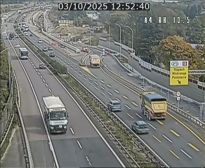 Traffic live webcam Luxembourg Pontpierre - A4 - BK 10.5 - direction Luxembourg