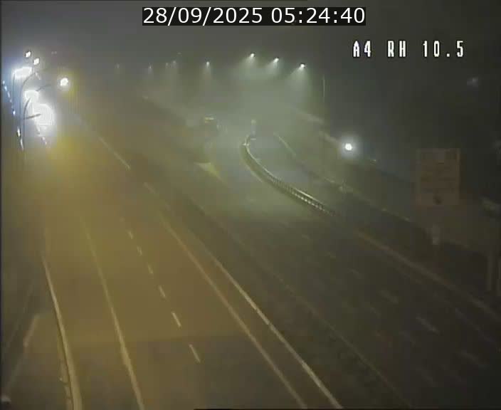 <h2>Traffic live webcam Luxembourg Pontpierre - A4 - BK 10.5 - direction Luxembourg</h2>