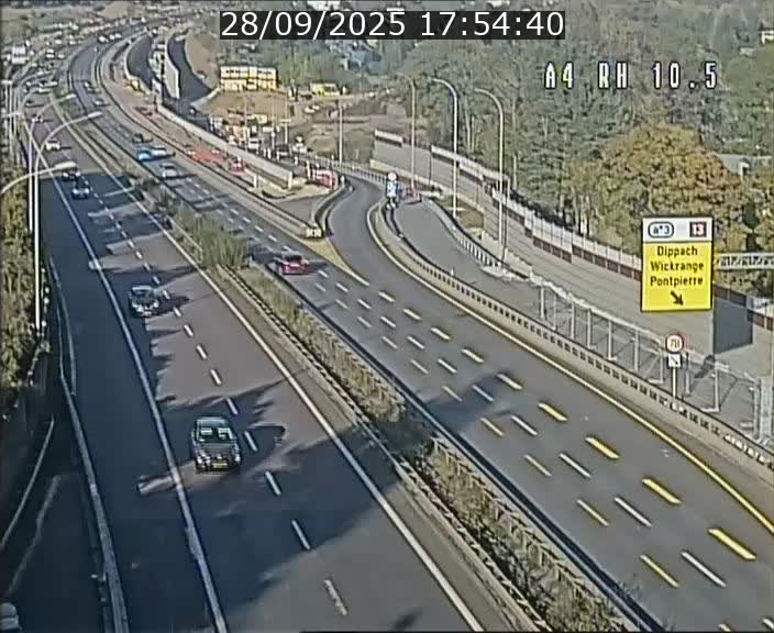<h2>Traffic live webcam Luxembourg Pontpierre - A4 - BK 10.5 - direction Luxembourg</h2>