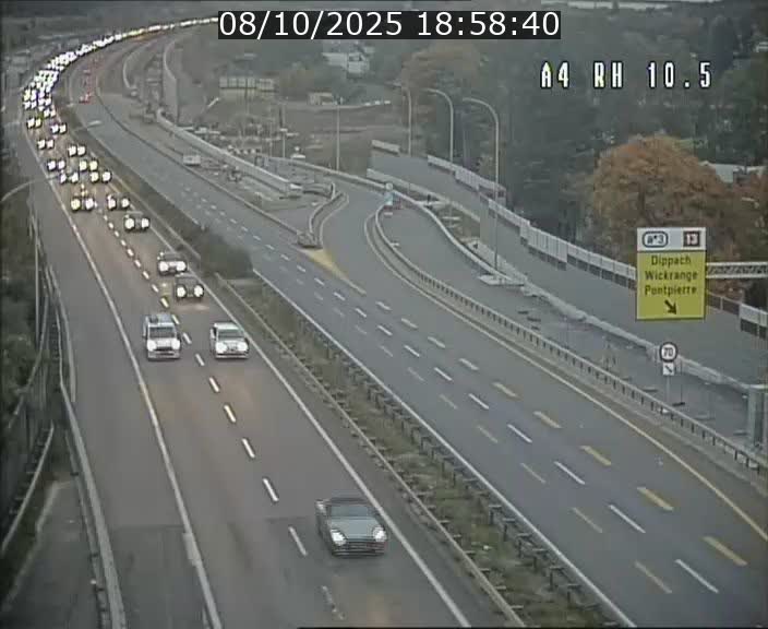 <h2>Traffic live webcam Luxembourg Pontpierre - A4 - BK 10.5 - direction Luxembourg</h2>
