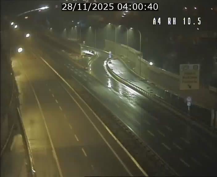 <h2>Traffic live webcam Luxembourg Pontpierre - A4 - BK 10.5 - direction Luxembourg</h2>