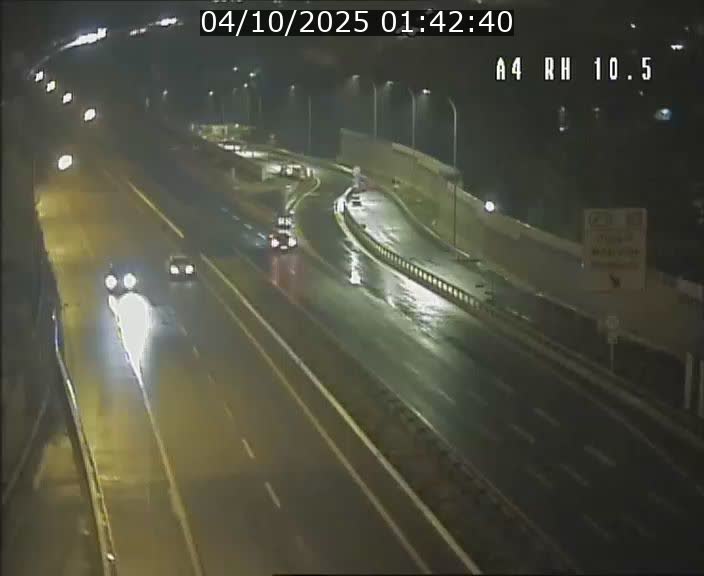 <h2>Traffic live webcam Luxembourg Pontpierre - A4 - BK 10.5 - direction Luxembourg</h2>