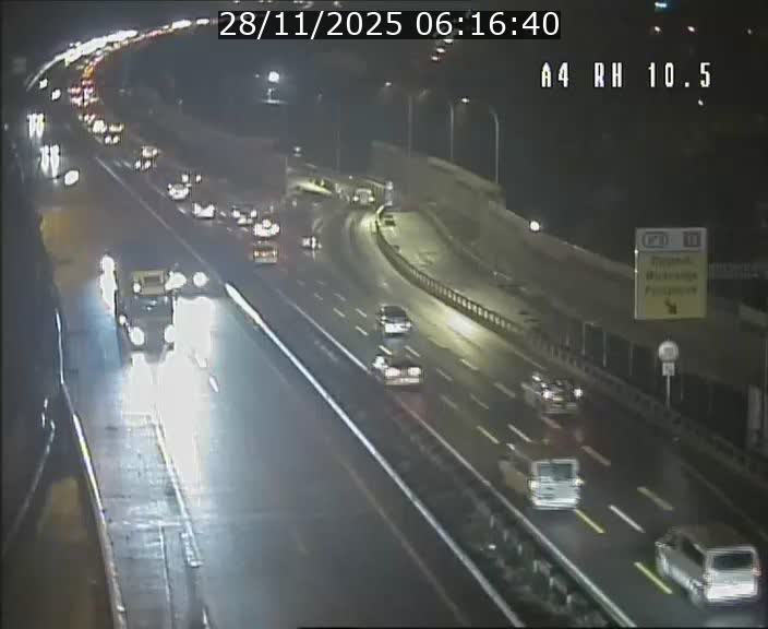 <h2>Traffic live webcam Luxembourg Pontpierre - A4 - BK 10.5 - direction Luxembourg</h2>