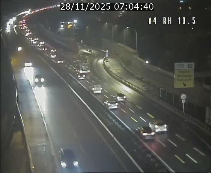 <h2>Traffic live webcam Luxembourg Pontpierre - A4 - BK 10.5 - direction Luxembourg</h2>